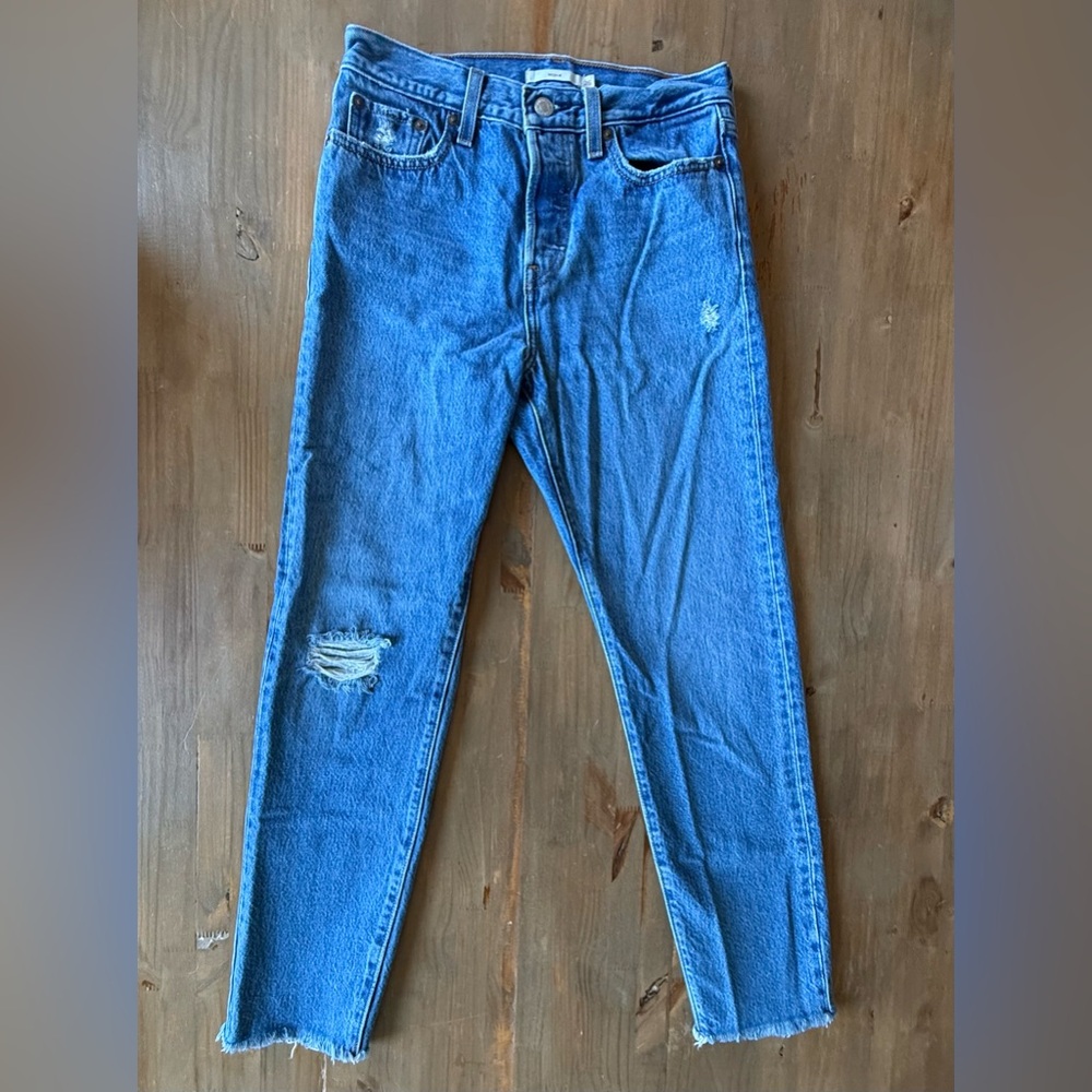 Levi's Wedgie Icon High Rise Distressed Jeans in Medium Blue